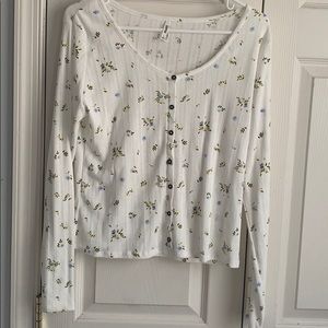 White flower top